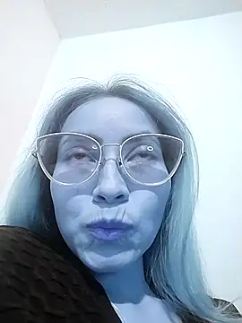 JuliaMack online show from 09.26.25