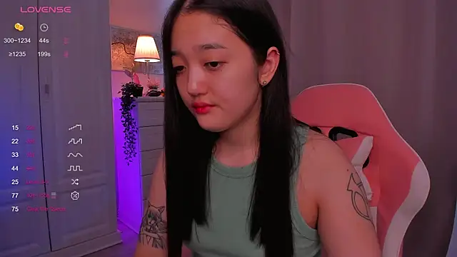 FreyaRaya online show from 02.15.25