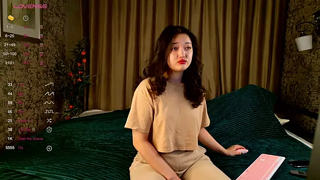 FreyaRaya online show from 11.26.25