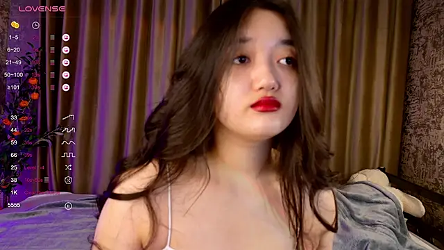 FreyaRaya online show from 11.28.25