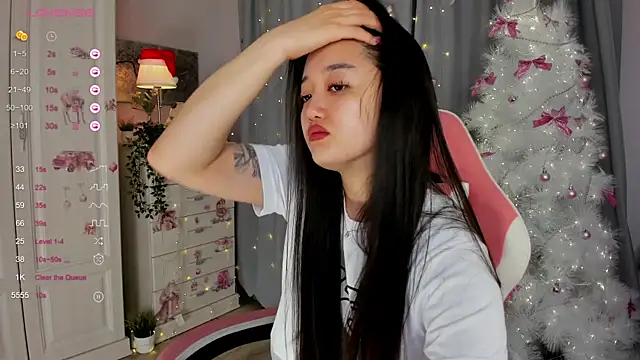 FreyaRaya online show from 12.20.25