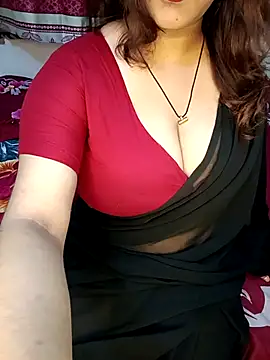 Snapshot of Dayna-36 chatting on 11.07.25 Dayna-36 online show from 11.07.25