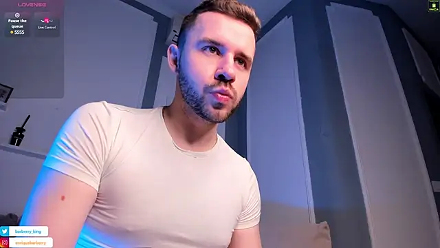 Snapshot of EnriqueBarberry chatting on 12.18.24 EnriqueBarberry online show from 12.18.24