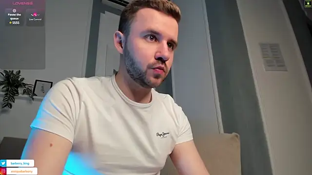 Snapshot of EnriqueBarberry chatting on 03.16.25 EnriqueBarberry online show from 03.16.25