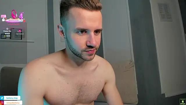 Snapshot of EnriqueBarberry chatting on 09.28.25 EnriqueBarberry online show from 09.28.25