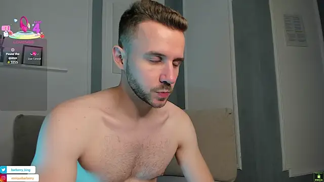 Snapshot of EnriqueBarberry chatting on 10.12.25 EnriqueBarberry online show from 10.12.25