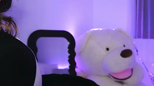 ivyleague  online show from 02.25.26