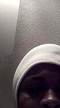 Snapshot of authentic_couple1 chatting on 01.10.25 authentic couple1 online show from 01.10.25