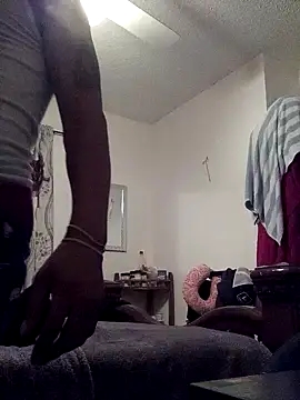 Snapshot of authentic_couple1 chatting on 01.20.25 authentic couple1 online show from 01.20.25