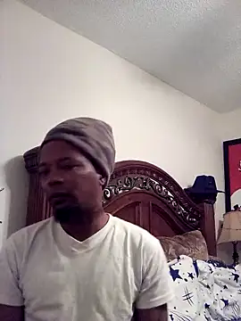 Snapshot of authentic_couple1 chatting on 02.24.25 authentic couple1 online show from 02.24.25