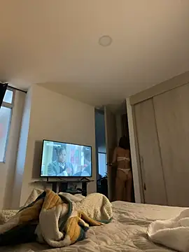 Snapshot of Susi_bell chatting on 02.16.25 Susi bell online show from 02.16.25