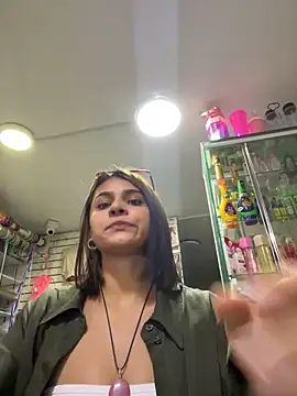 Snapshot of Susi_bell chatting on 03.04.25 Susi bell online show from 03.04.25