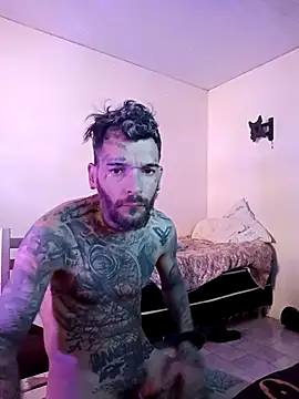 Snapshot of Yuni_clavwro chatting on 10.13.25 Yuni clavwro online show from 10.13.25