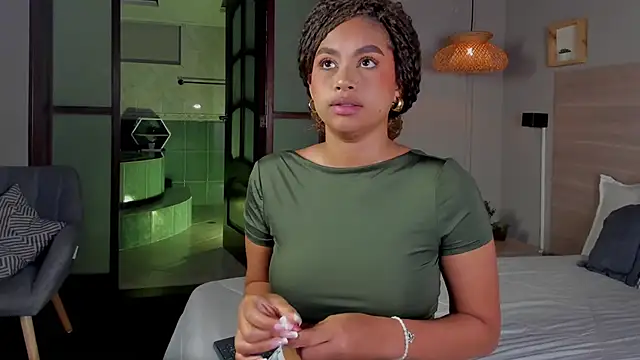 nayah   online show from 11.04.25