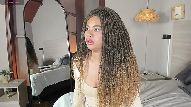 nayah   online show from 04.10.26