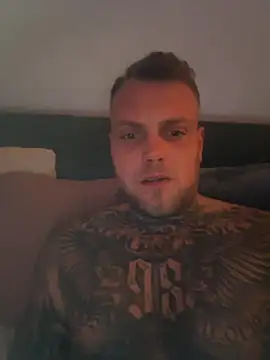 Snapshot of TricolorGyro3 chatting on 10.27.25 TricolorGyro3 online show from 10.27.25