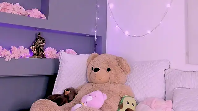 Snapshot of rosemonrooe chatting on 02.28.25 rosemonrooe online show from 02.28.25
