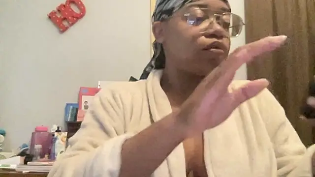 MommyConfident online show from 10.08.25