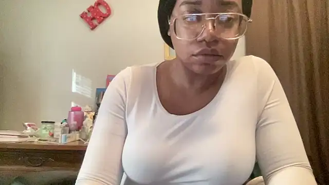 MommyConfident online show from 12.04.25