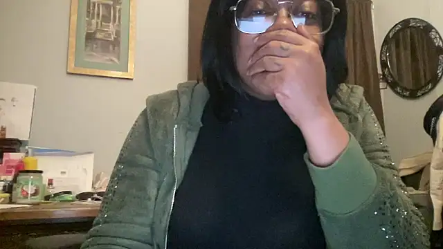 MommyConfident online show from 12.16.25