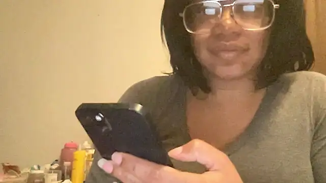 MommyConfident online show from 01.10.26