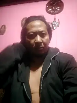 Snapshot of Dodoldolly chatting on 10.30.25 Dodoldolly online show from 10.30.25