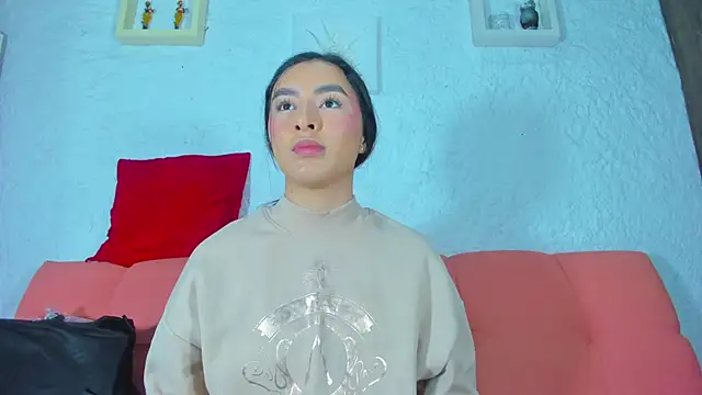 Snapshot of emiily_s chatting on 12.04.24 emiily s online show from 12.04.24