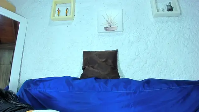 Snapshot of emiily_s chatting on 03.14.25 emiily s online show from 03.14.25