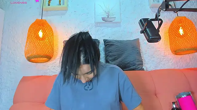 Snapshot of emiily_s chatting on 09.25.25 emiily s online show from 09.25.25