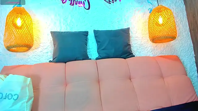 Snapshot of emiily_s chatting on 10.07.25 emiily s online show from 10.07.25