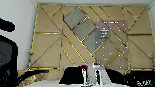 AmberAdams  online show from 09.30.25