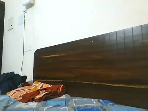 Dusky Aarav online show from 09.28.25