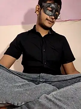 Dusky Aarav online show from 12.15.25