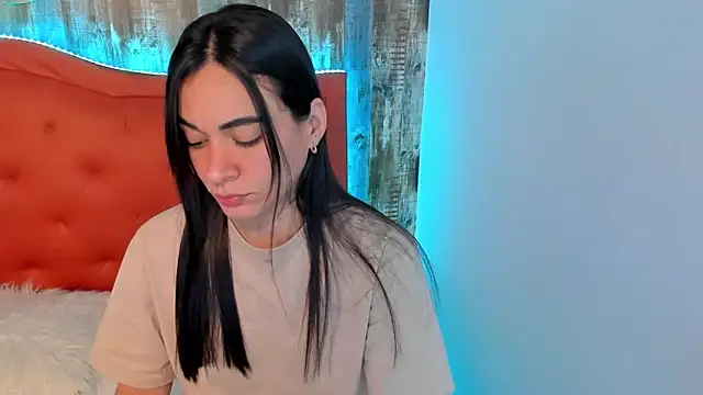 Emma Sophia2 online show from 02.26.25