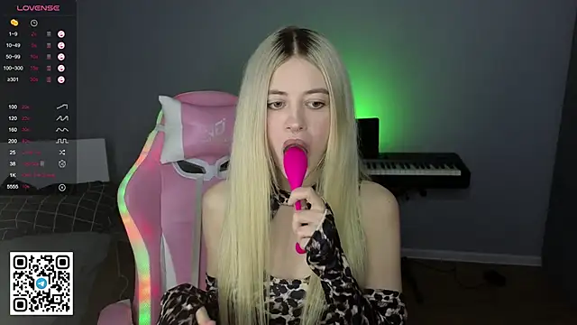 Snapshot of mybunnywendy chatting on 02.08.25 mybunnywendy online show from 02.08.25