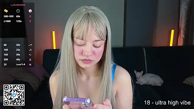 Snapshot of mybunnywendy chatting on 09.29.25 mybunnywendy online show from 09.29.25