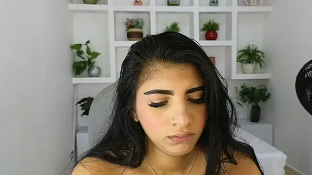 Snapshot of maiaa_ruiz chatting on 06.26.26 maiaa ruiz online show from 06.26.26