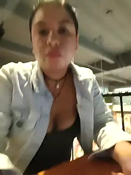 Snapshot of Francesca_ferrari chatting on 09.19.25 Francesca ferrari online show from 09.19.25