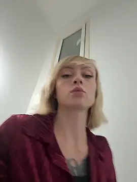 Snapshot of haileyhope_ chatting on 11.25.25 haileyhope online show from 11.25.25