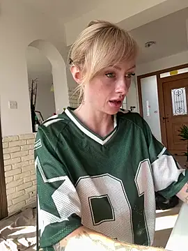 haileyhope  online show from 07.10.26