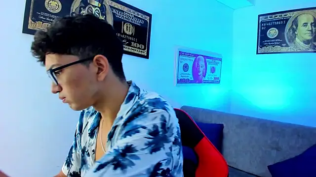 TylerWhite  online show from 01.11.25