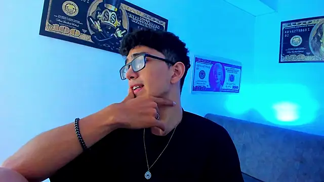 TylerWhite  online show from 01.12.25