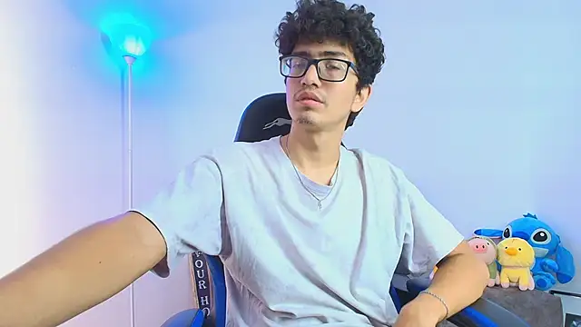 TylerWhite  online show from 10.04.25