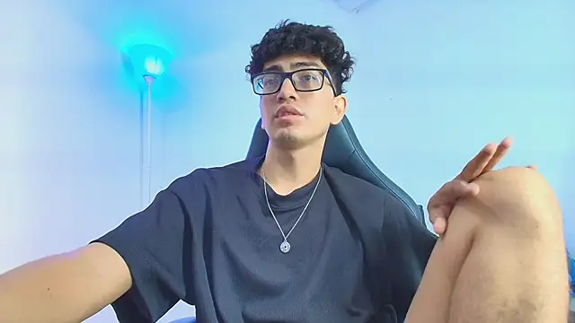 TylerWhite  online show from 10.11.25