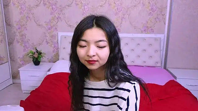 Shy Kira online show from 12.09.24