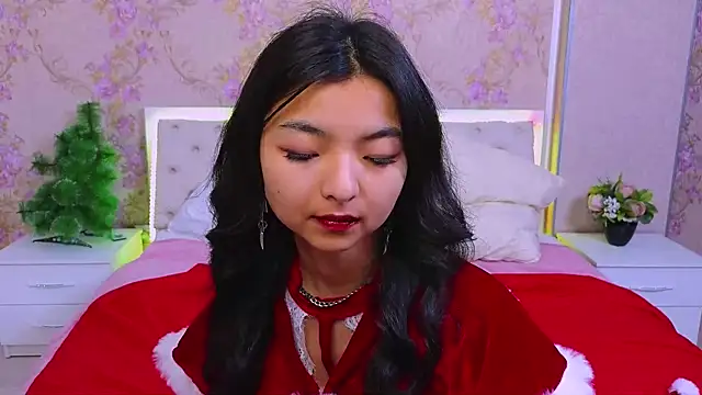 Shy Kira online show from 12.16.24