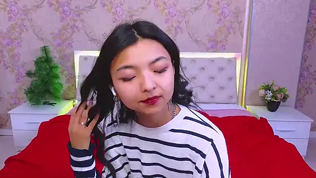 Shy Kira online show from 12.17.24