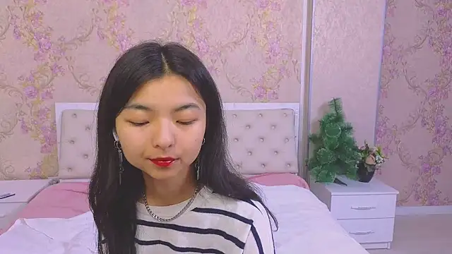 Shy Kira online show from 12.20.24