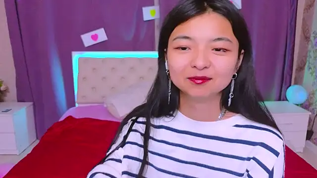 Shy Kira online show from 02.13.25