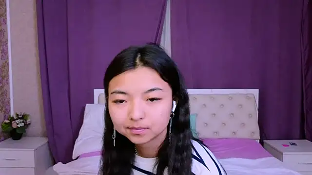 Shy Kira online show from 02.21.25